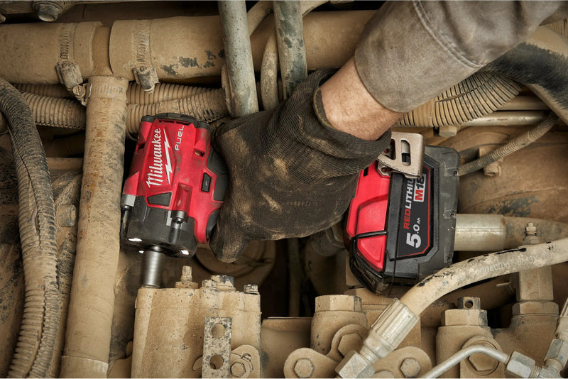 M18 FUEL™ ½″ Compact Impact Wrench with Friction Ring (MILWAUKEE 4933478444)