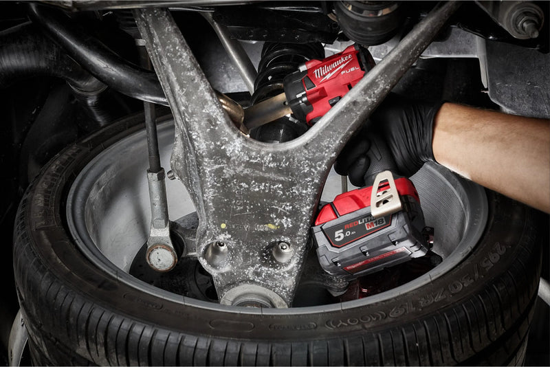 M18 FUEL™ ½″ Compact Impact Wrench with Friction Ring (MILWAUKEE 4933478444)