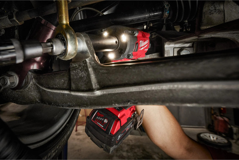 M18 FUEL™ ½″ Compact Impact Wrench with Friction Ring (MILWAUKEE 4933478444)