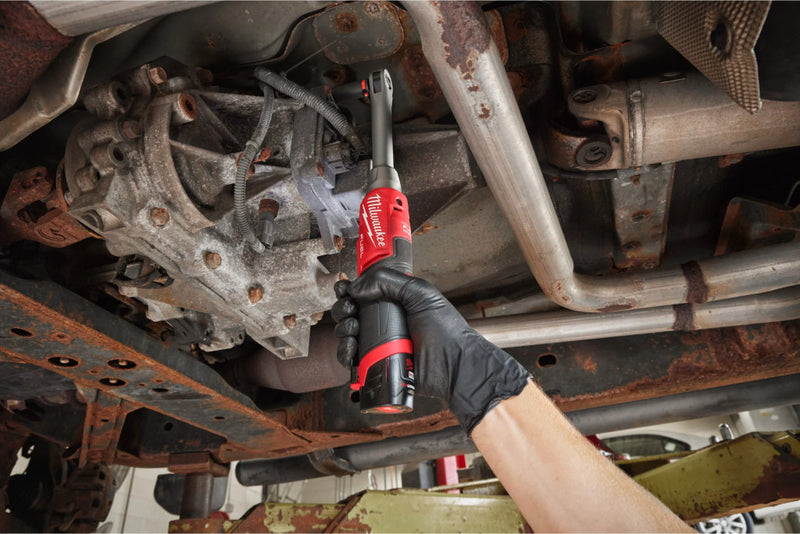 M12 FUEL™ ⅜″ nagy sebességű racsnis csavarkulcs meghosszabbított hajtószárral (MILWAUKEE 4933480791)