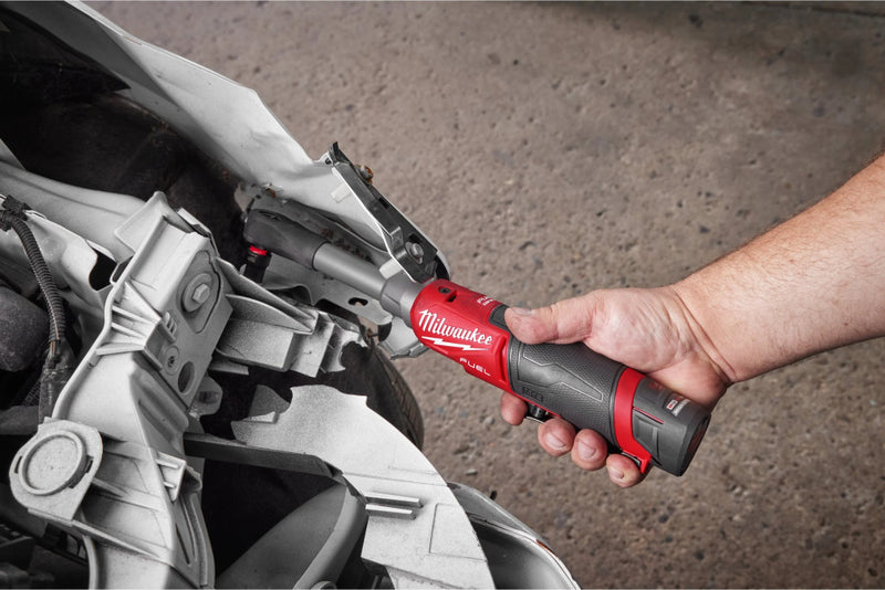 M12 FUEL™ ⅜″ nagy sebességű racsnis csavarkulcs meghosszabbított hajtószárral (MILWAUKEE 4933480791)
