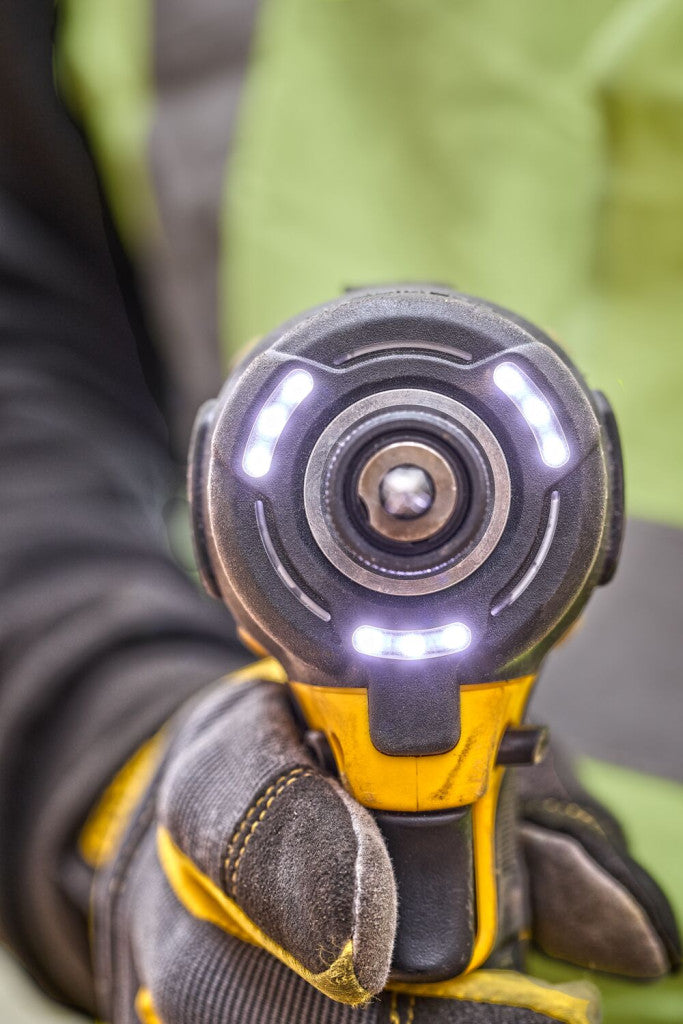 18V XR szénkefe nélküli ütvecsavarozó, 50 Nm, akku és töltő nélkül, kartondobozban (DeWALT DCF870N-XJ)