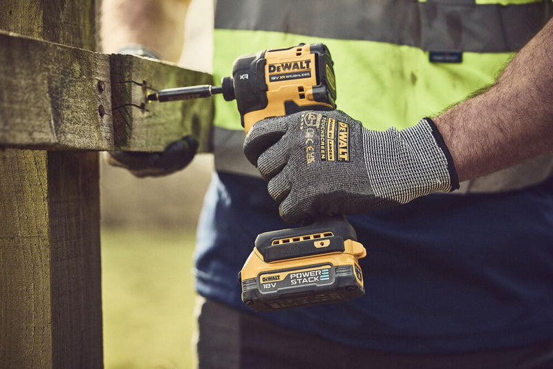 18V XR szénkefe nélküli ütvecsavarozó, 50 Nm, akku és töltő nélkül, kartondobozban (DeWALT DCF870N-XJ)