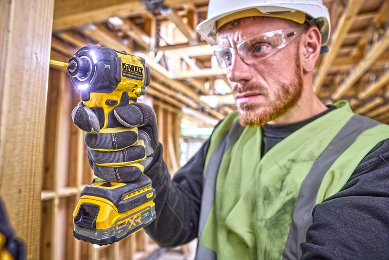18V XR szénkefe nélküli ütvecsavarozó, 50 Nm, akku és töltő nélkül, kartondobozban (DeWALT DCF870N-XJ)