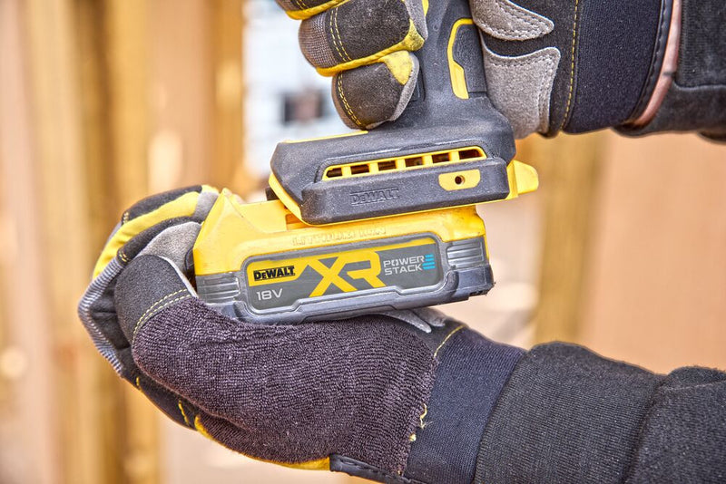 18V XR szénkefe nélküli ütvecsavarozó, 50 Nm, akku és töltő nélkül, kartondobozban (DeWALT DCF870N-XJ)
