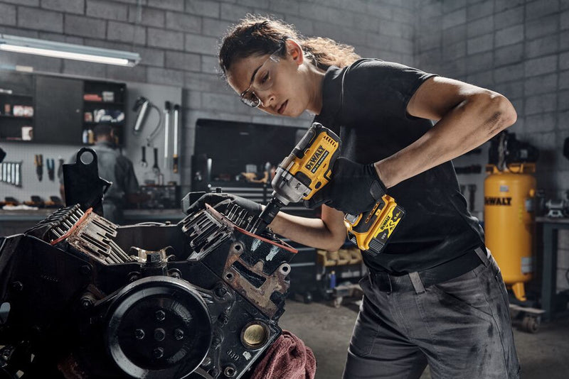 18V/2x5.0Ah Cordless Impact Wrench 1/2", XR Li-Ion, in TSTAK case (DeWALT DCF892P2T-QW)
