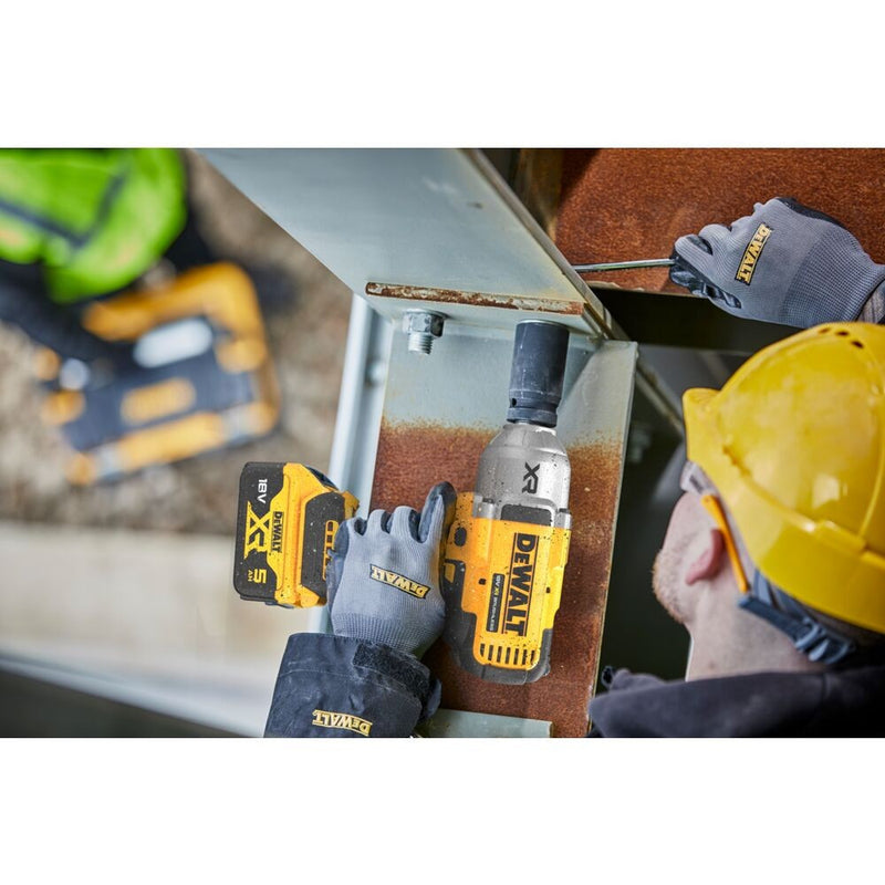18V/2x5.0Ah Cordless, Brushless 1/2" Impact Wrench+case+battery+charger (DeWALT DCF900P2T-QW)