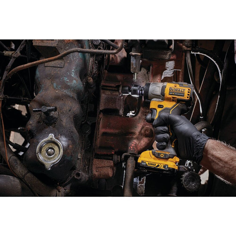 12V/2x2.0Ah Akkus, Kefementes 3/8"-os Ütvecsavarozógép, koffer (DeWALT DCF902D2-QW)