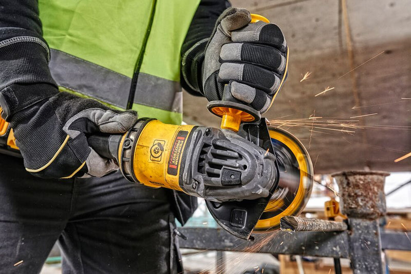 54V XR FLEXVOLT 125mm Akkus sarokcsiszoló - 2x6 Ah (DeWALT DCG418T2-QW)