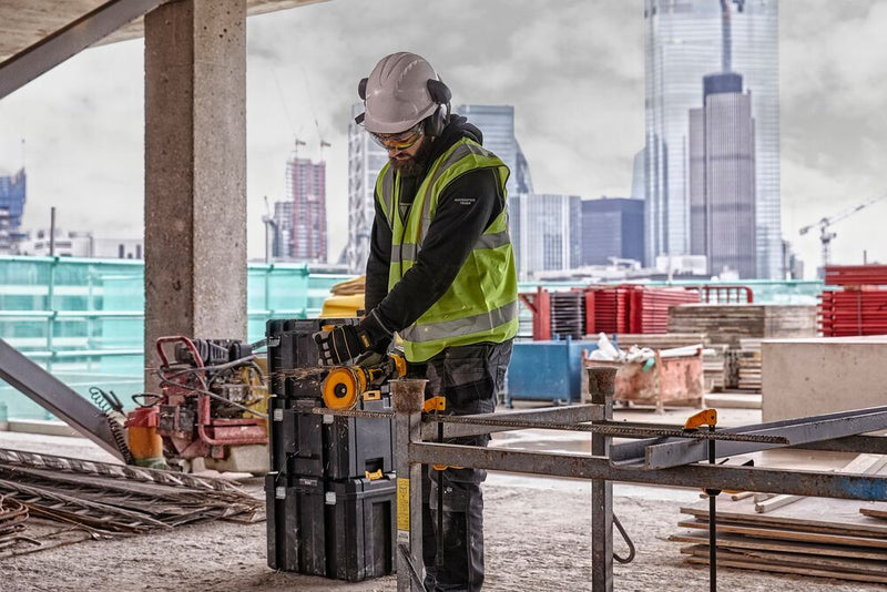 54V XR FLEXVOLT 125mm Akkus sarokcsiszoló - 2x6 Ah (DeWALT DCG418T2-QW)