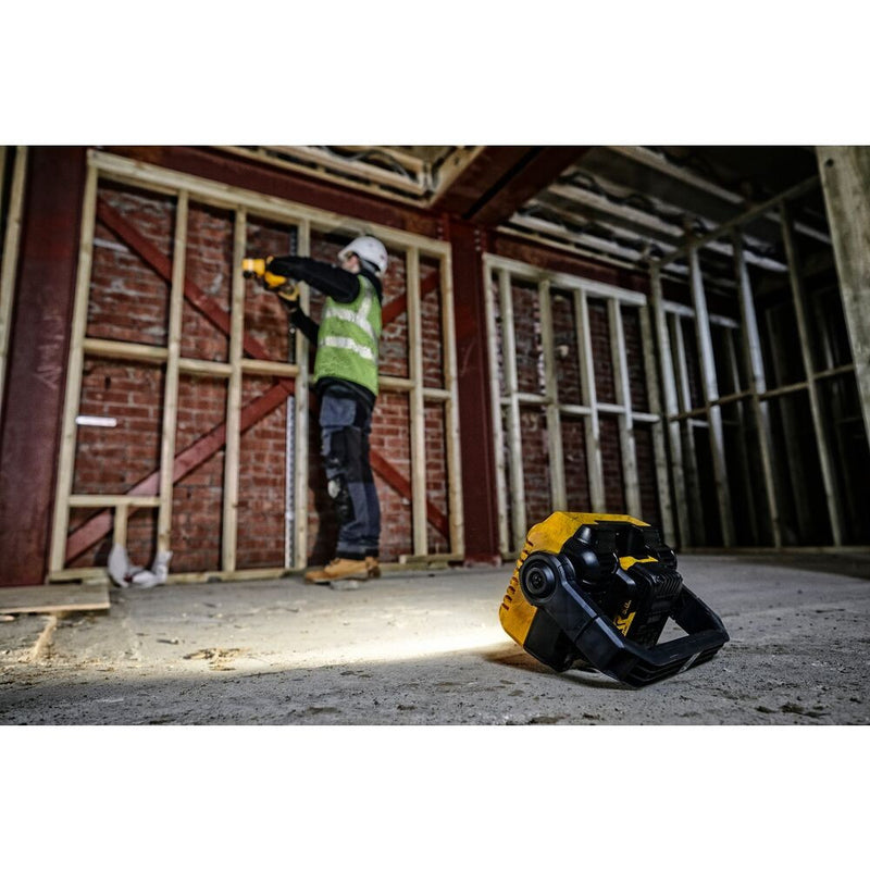 18V Akkumulátoros LED Munkalámpa (Akku és töltő nélkül) (DeWALT DCL077-XJ)