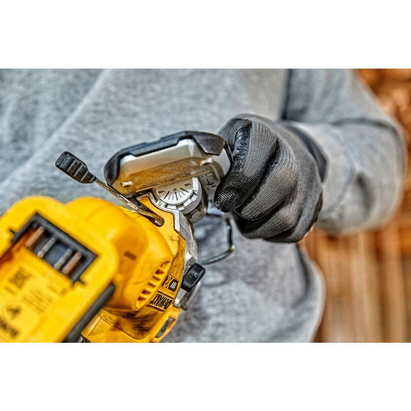 18V/2x5.0Ah Akkumulátoros dekopírfűrész XR (DeWALT DCS334P2-QW)