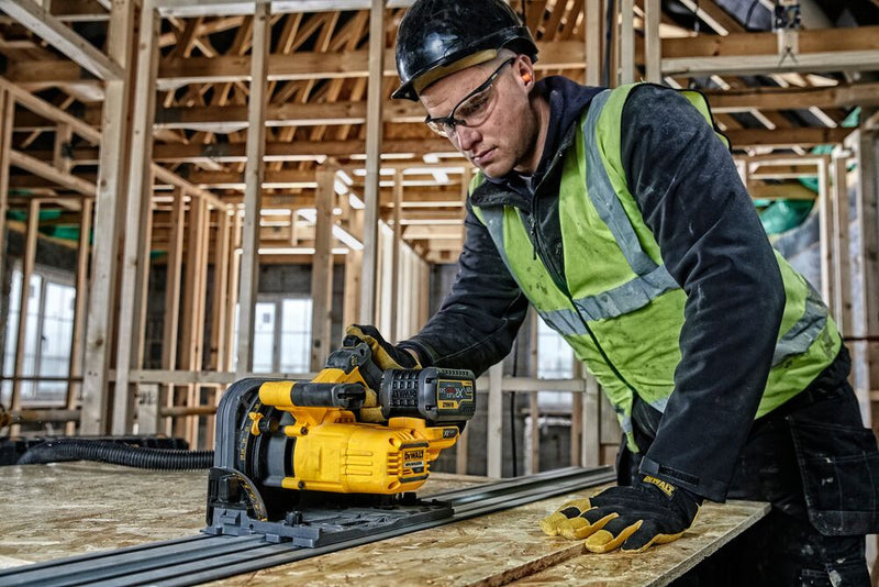 Cordless Plunge Saw in TSTAK Case, FLEXVOLT 54V, 2x 6Ah (DCS520T2-QW)