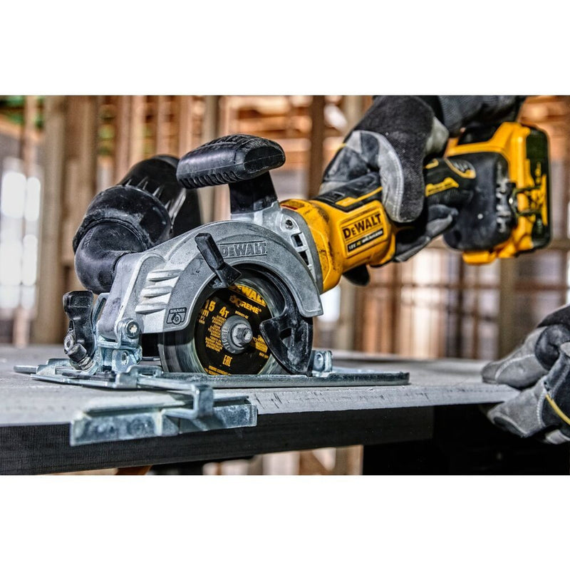 18V/2x5.0Ah Kézi körfűrész 115mm TSTAK kofferben (DeWALT DCS571P2-QW)