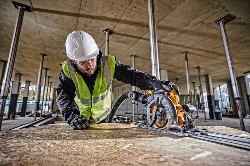 54V Akkus körfűrész XR FlexVolt, 190mm, 2x9Ah akku, TSTAK kofferben (DeWALT DCS579X2-QW)