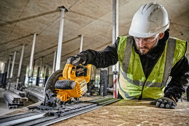 54V Akkus körfűrész XR FlexVolt, 190mm, 2x9Ah akku, TSTAK kofferben (DeWALT DCS579X2-QW)