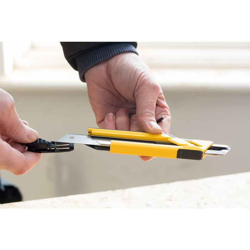 Snap-off blade knife with metal guide 18mm (STANLEY STHT10266-1)