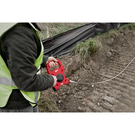 Üvegszálas keretes mérőszalag 30 m / 100 láb  (MILWAUKEE 48225330) 