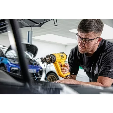 Hőlégfúvó digitális, LED kijelzőjű (DeWALT D26414-QS) 