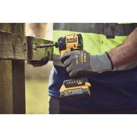 18V XR szénkefe nélküli ütvecsavarozó, 50 Nm, akku és töltő nélkül, kartondobozban (DeWALT DCF870N-XJ)