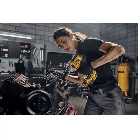 18V/2x5.0Ah Akkus Ütvecsavarozó 1/2", XR Li-Ion, TSTAK kofferben (DeWALT DCF892P2T-QW)
