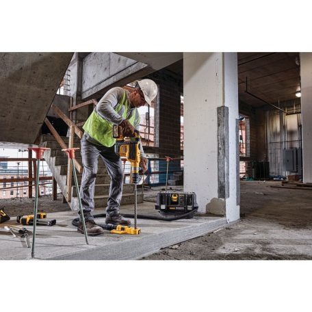 18V/2x9Ah 54V Akkumulátoros Fúró-Vésőkalapács Szénkefementes, SDS-Max Kofferben (DeWALT DCH614X2-QW) 