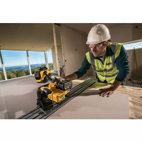 Akkumulátoros merülőfűrész TSTAK kofferben FLEXVOLT 54V, 2x 6Ah (DCS520T2-QW)