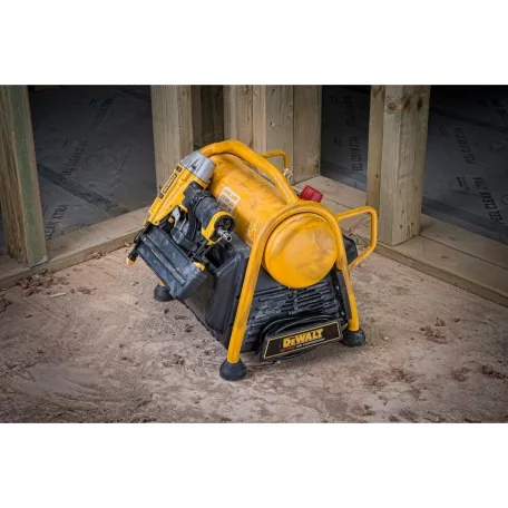 Elektromos kompresszor 6L (1500W - 8 bar) (DeWALT DPC6MRC-QS) 