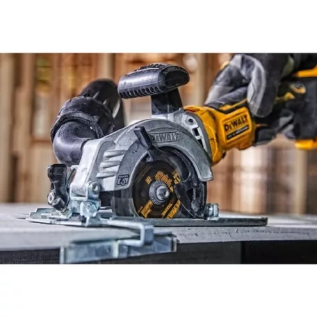 EXTREME Gyémánt Körfűrész penge 115mm 4T PCD (DeWALT DT20421-QZ)