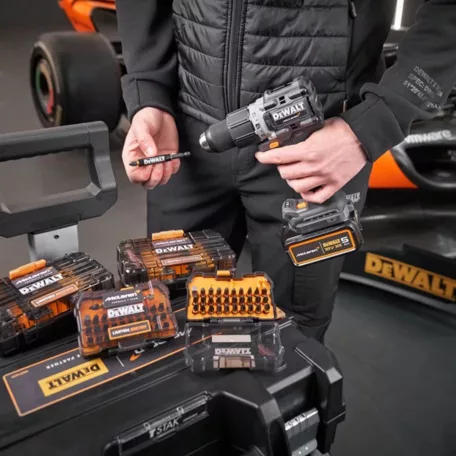 MCLAREN FLEXTORQ Bitkészlet TOUGH CASE-ben, 28db-os + Impact Ready bittartó (DT70902T-QZ)