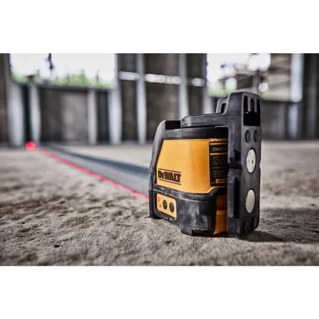 Keresztszálas önbeálló vonallézer piros, kofferben (DeWALT DW088K-XJ) 