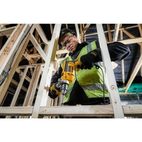 Ütvefúró Kofferban 701W-os (DeWALT DWD024K-QS)