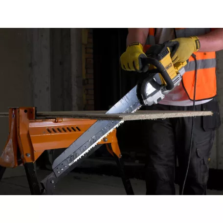 900W/230V aligátorfűrész 430 mm (DeWALT DWE399-QS) 